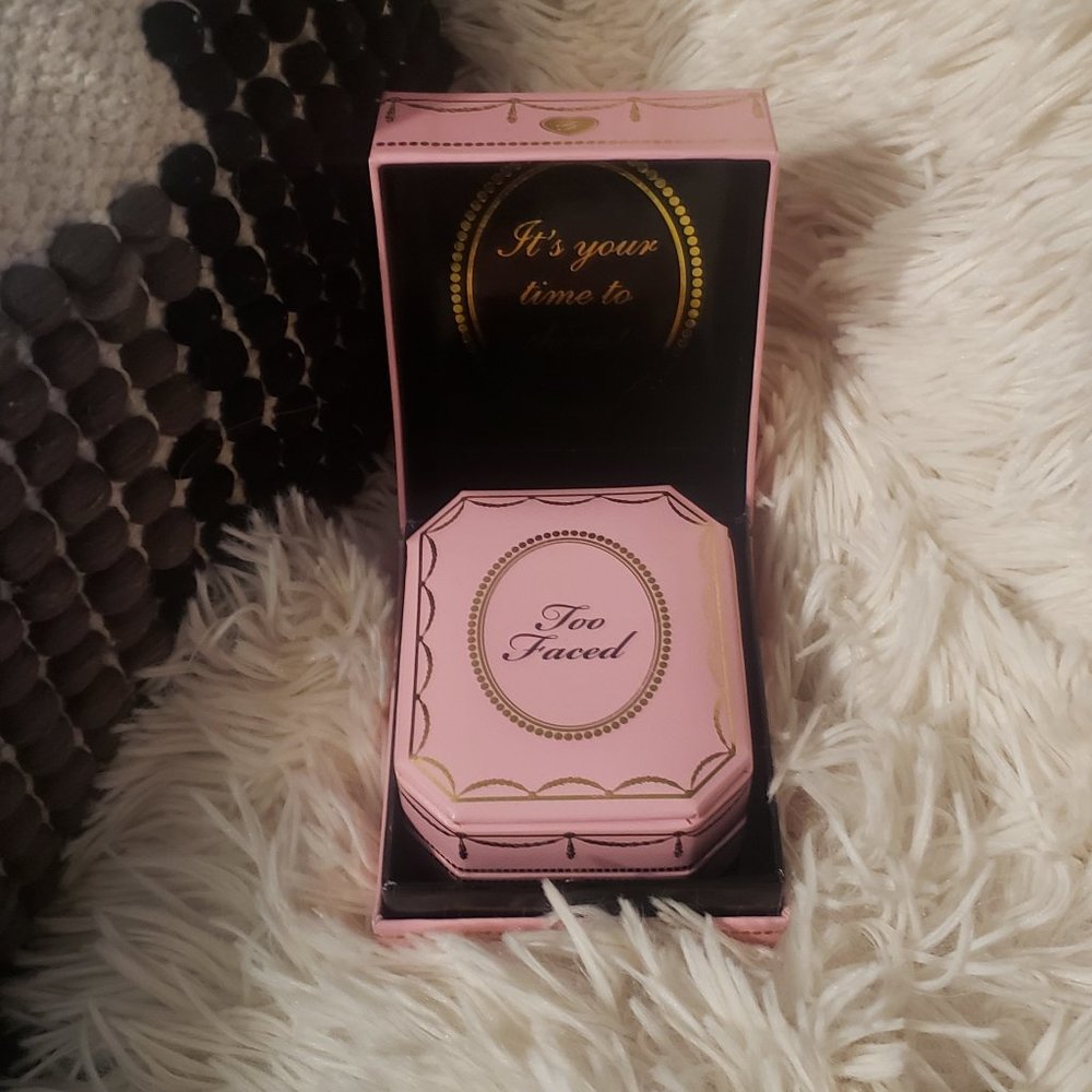 NEW Too Faced Diamond Light Highlighter